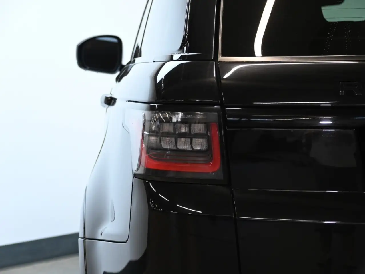 Land Rover Range Rover Sport снимка Land Rover Range Rover Sport