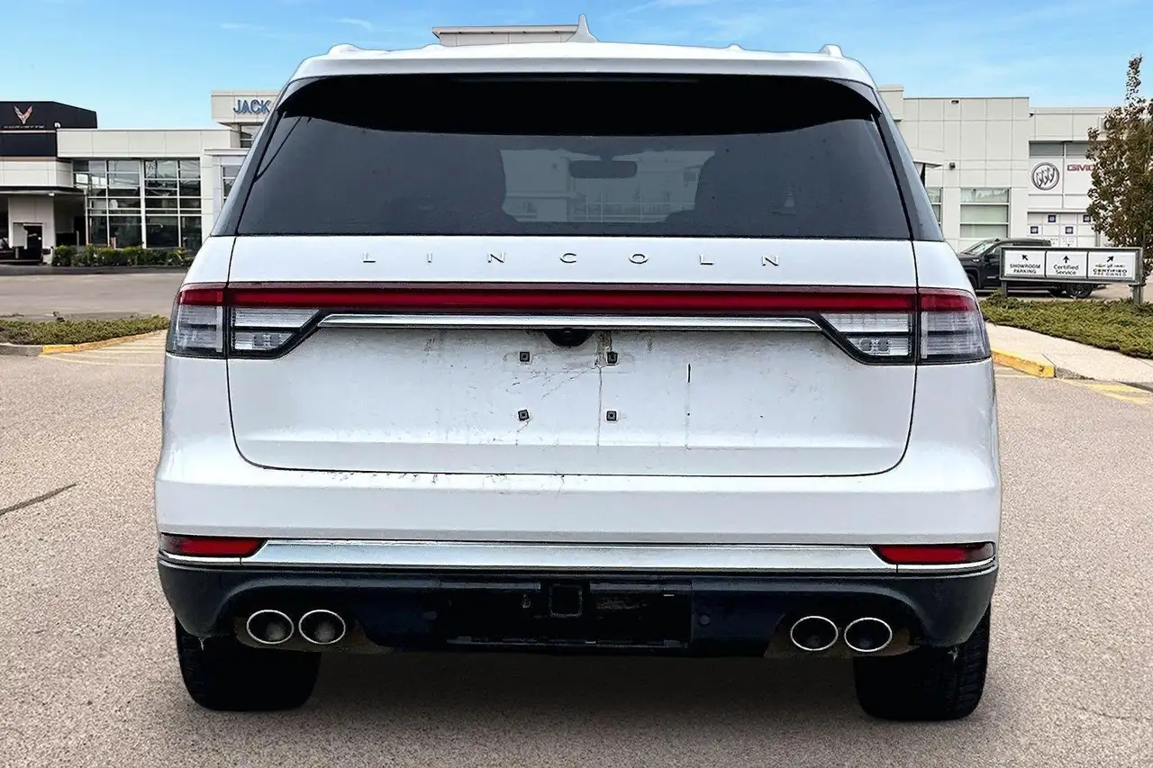 Lincoln Aviator снимка Lincoln Aviator