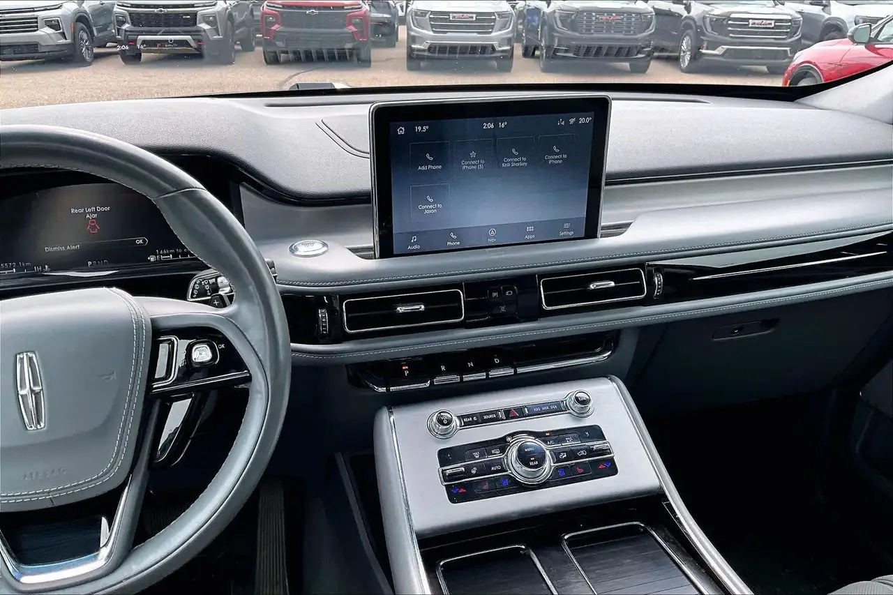 Lincoln Aviator снимка Lincoln Aviator