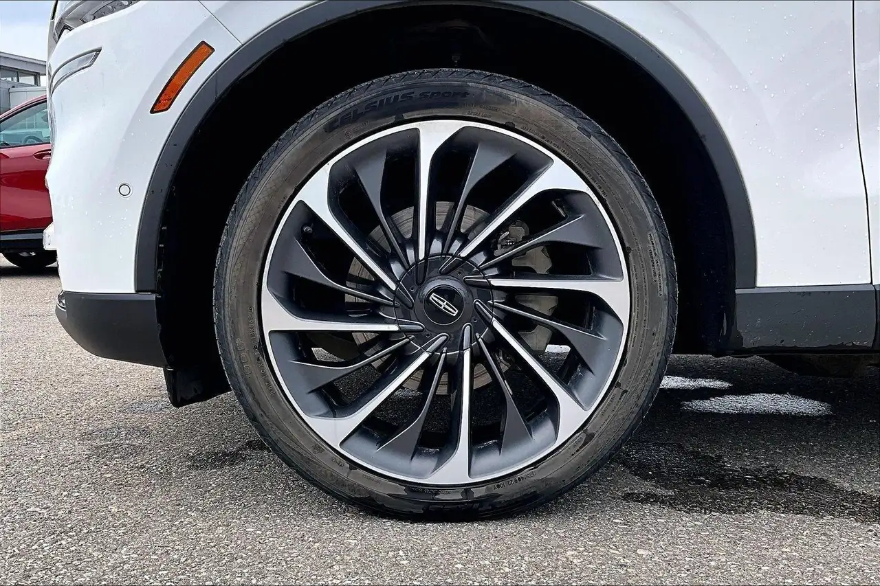 Lincoln Aviator снимка Lincoln Aviator
