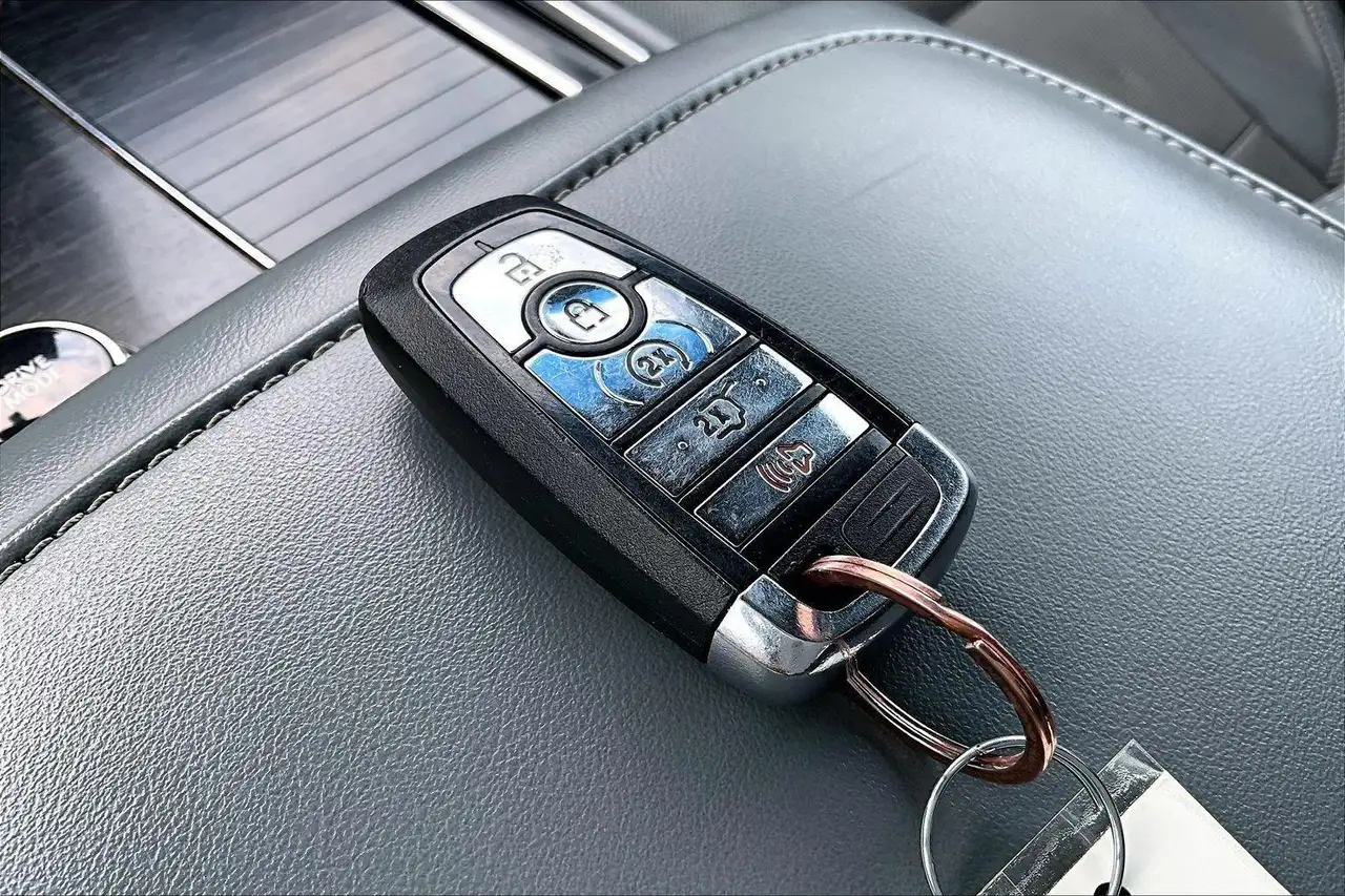 Lincoln Aviator снимка Lincoln Aviator
