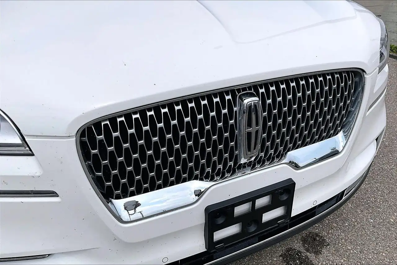 Lincoln Aviator снимка Lincoln Aviator
