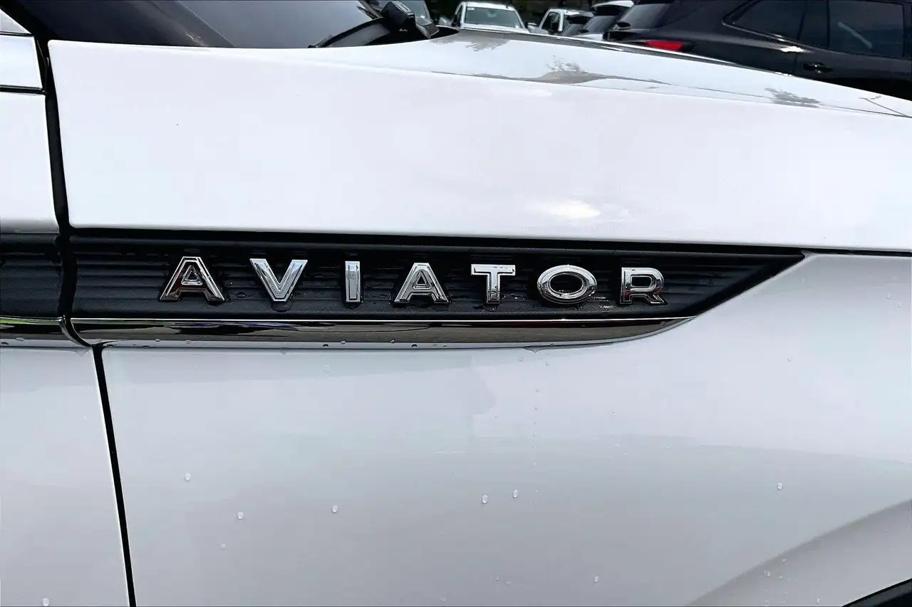 Lincoln Aviator снимка Lincoln Aviator