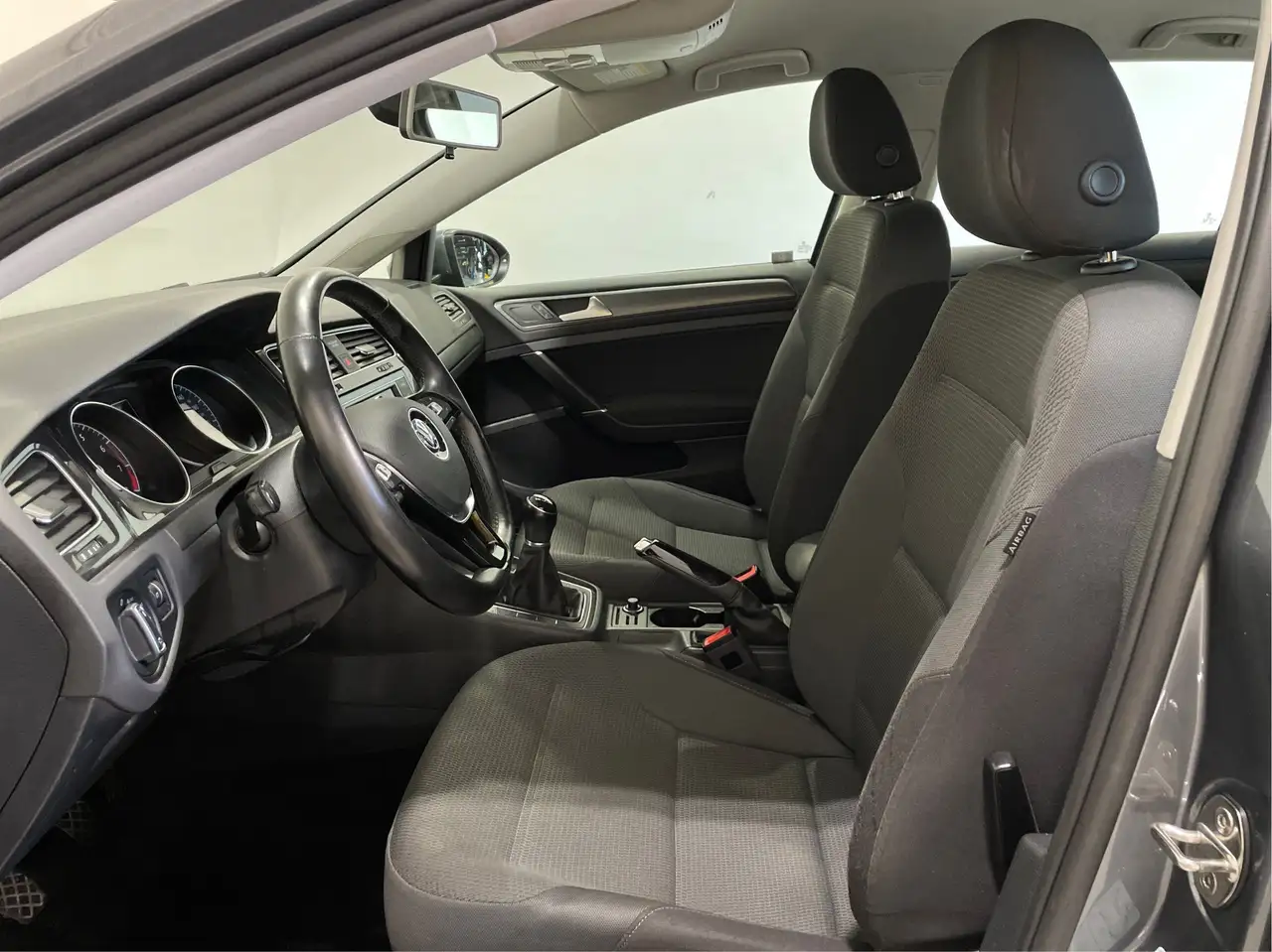 Volkswagen Golf photo Volkswagen Golf