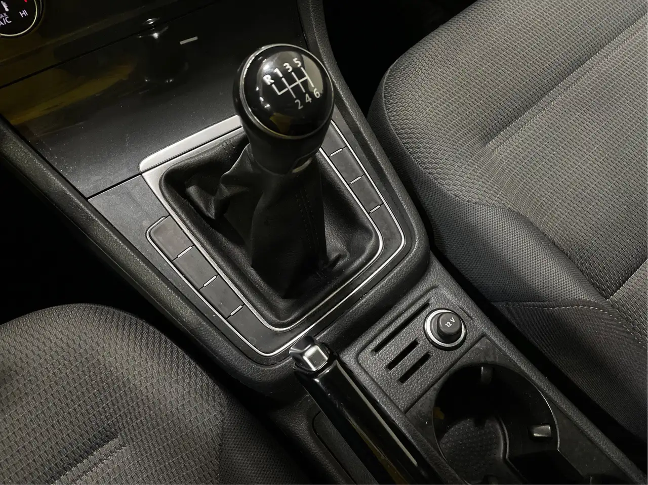 Volkswagen Golf photo Volkswagen Golf
