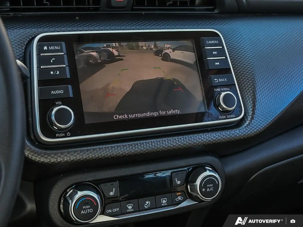 Nissan Kicks photo Nissan Kicks