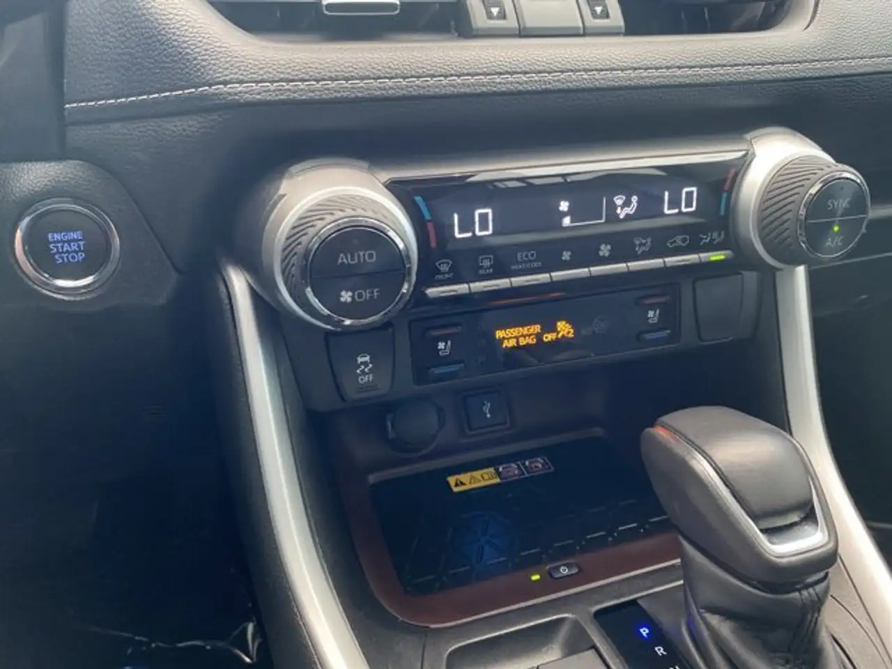 Toyota RAV 4 photo Toyota RAV 4