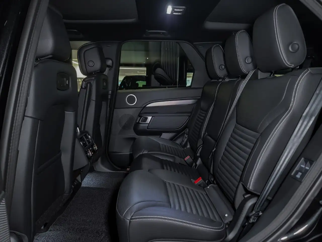 Land Rover Discovery photo Land Rover Discovery