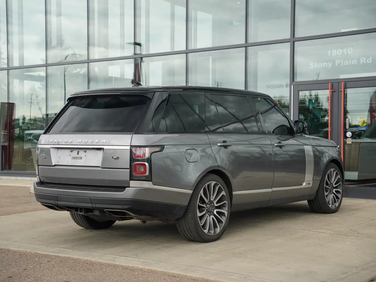 Land Rover Range Rover photo Land Rover Range Rover