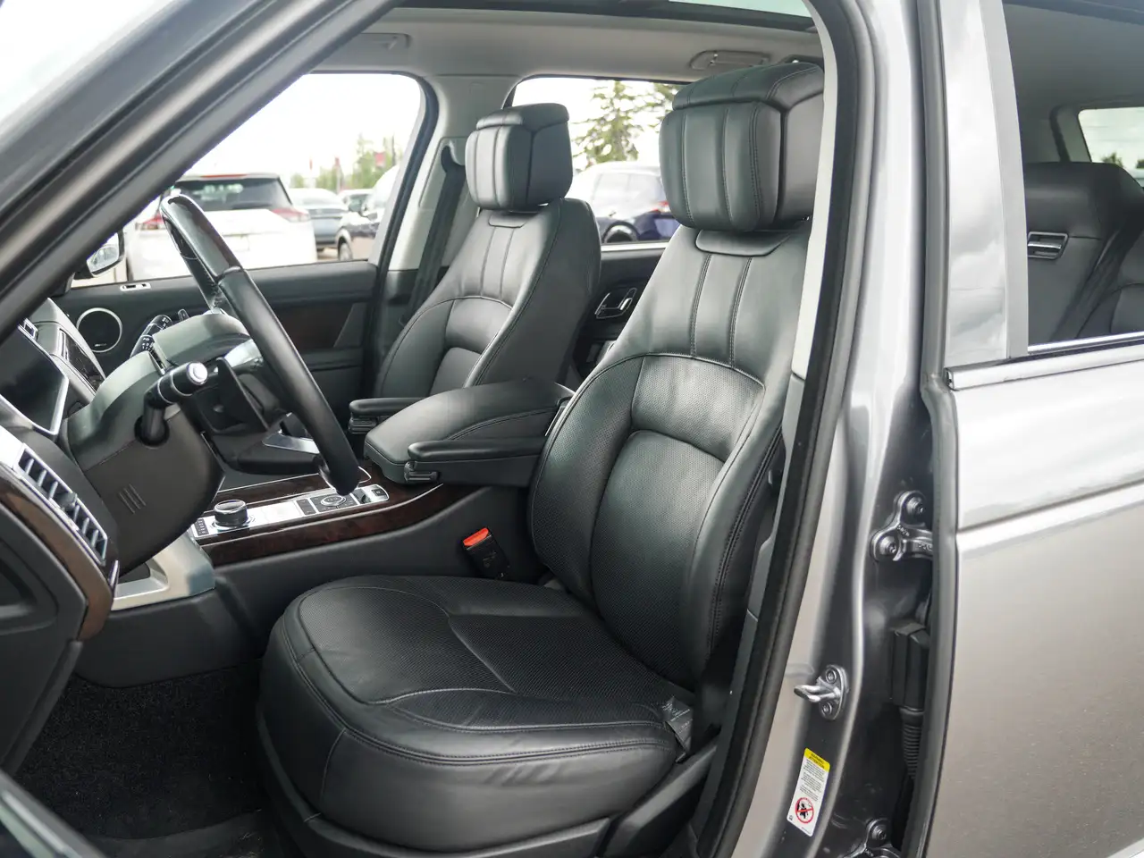 Land Rover Range Rover photo Land Rover Range Rover