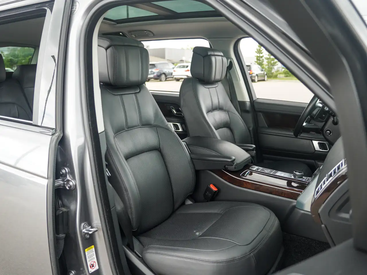 Land Rover Range Rover photo Land Rover Range Rover