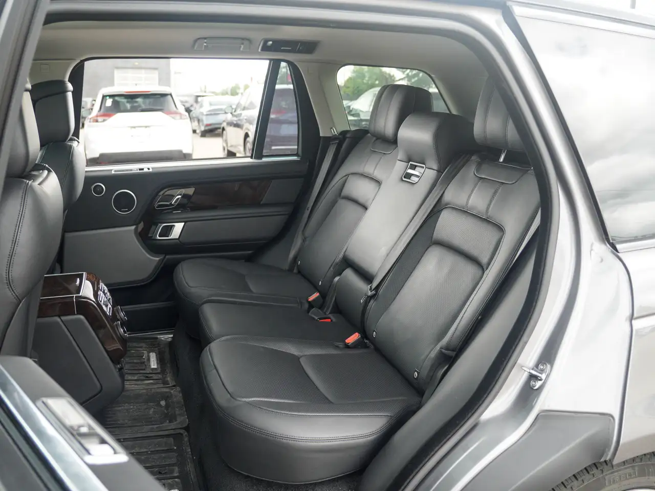 Land Rover Range Rover photo Land Rover Range Rover