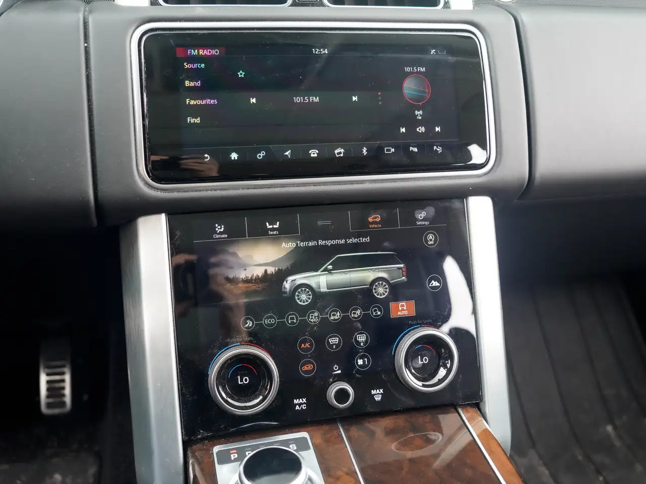 Land Rover Range Rover photo Land Rover Range Rover