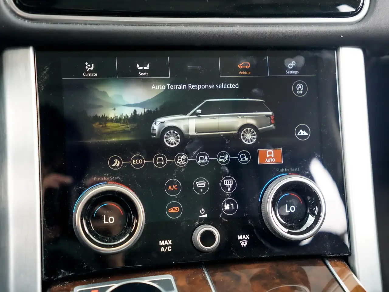 Land Rover Range Rover photo Land Rover Range Rover