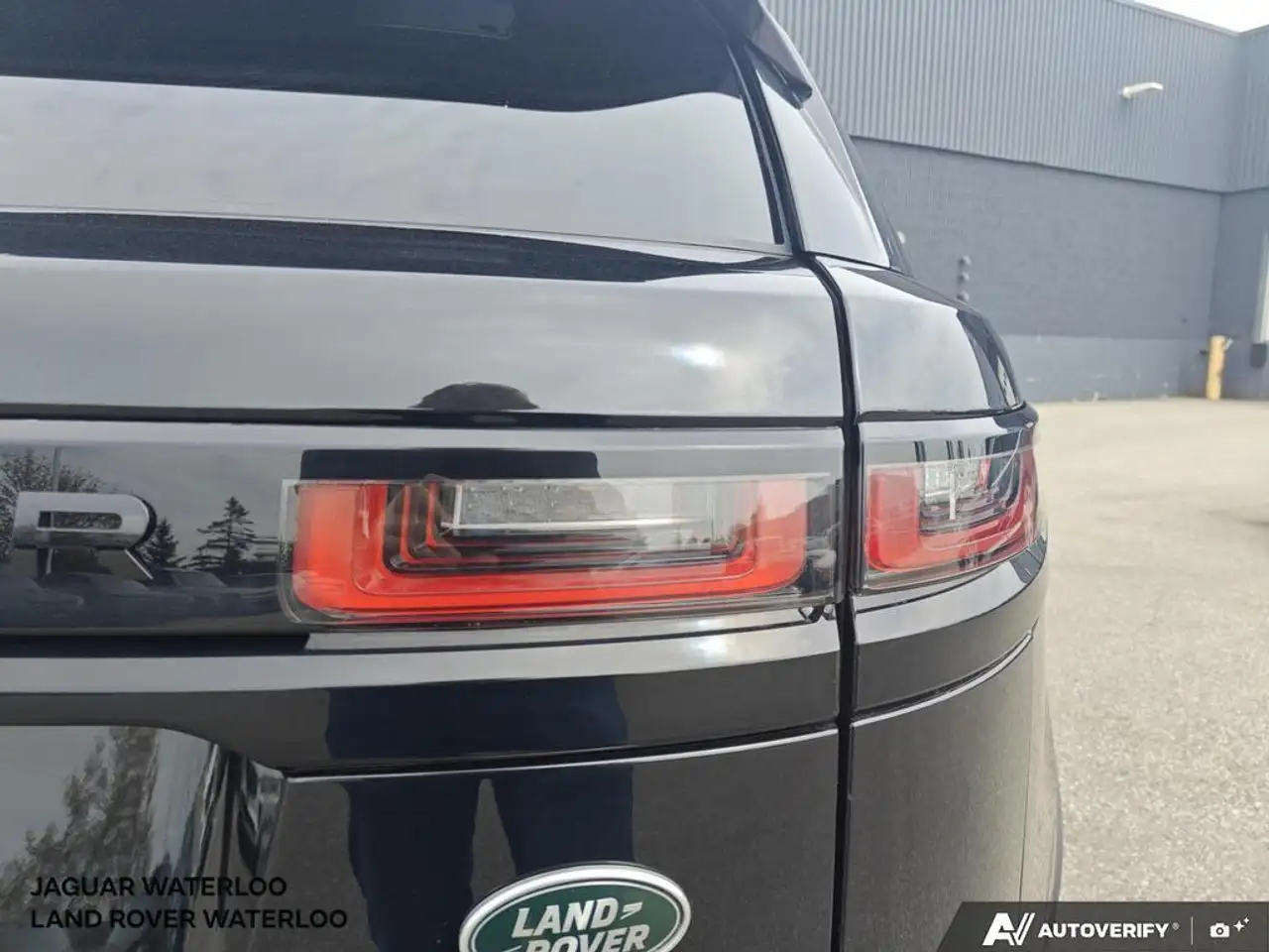 Land Rover Range Rover Velar photo Land Rover Range Rover Velar