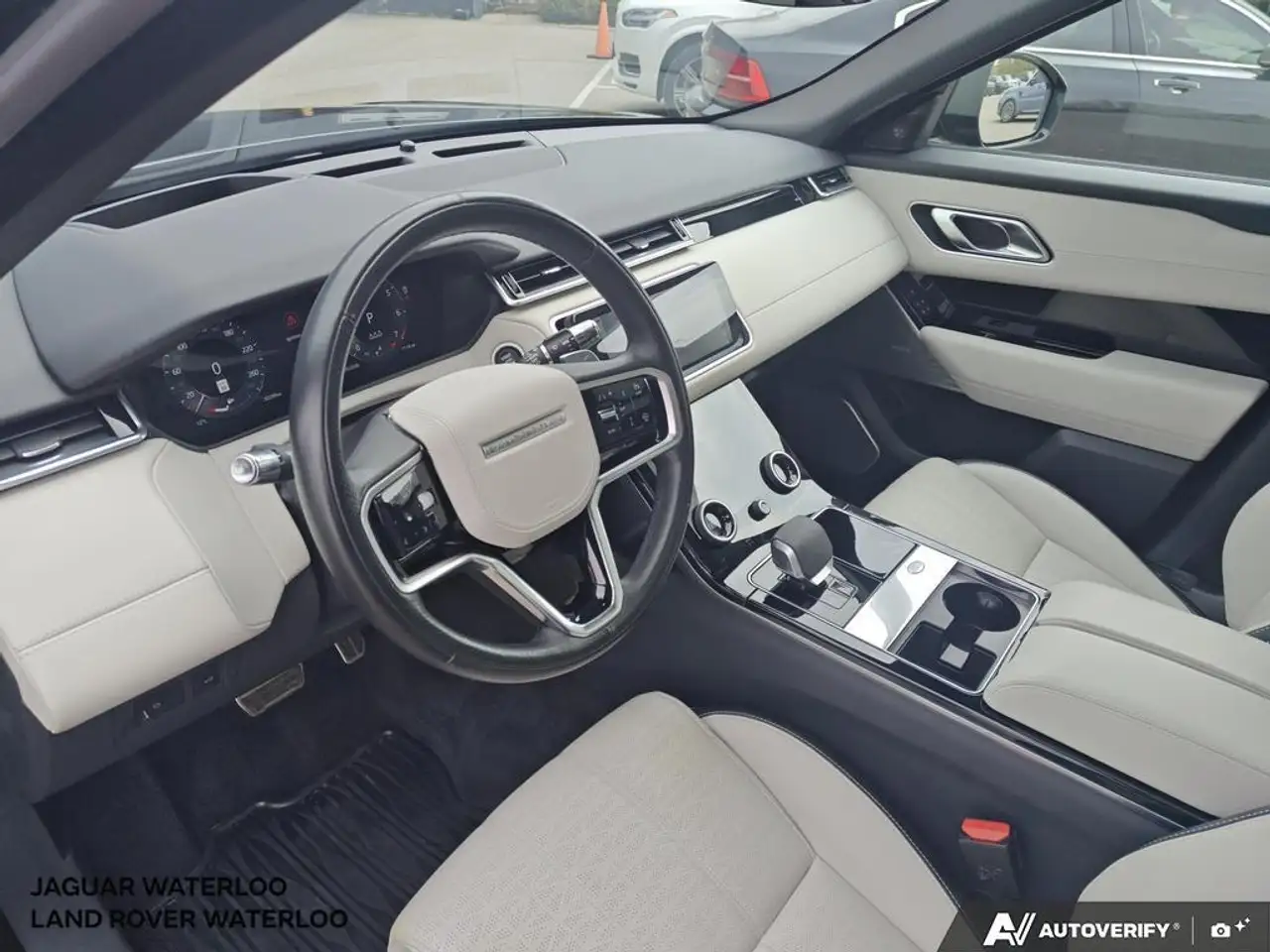 Land Rover Range Rover Velar photo Land Rover Range Rover Velar