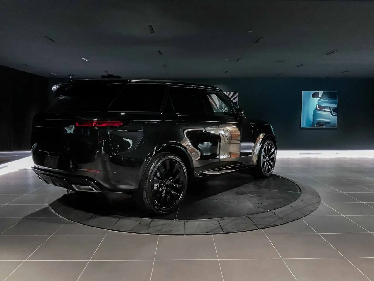 Land Rover Range Rover Sport снимка Land Rover Range Rover Sport