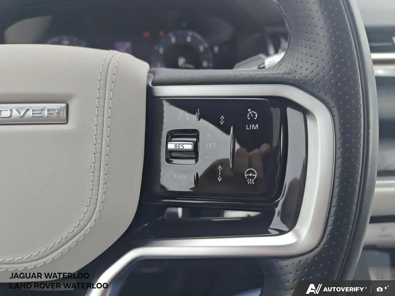 Land Rover Range Rover Velar photo Land Rover Range Rover Velar