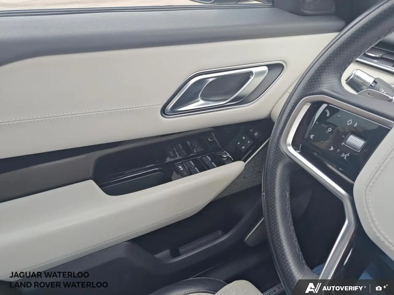 Land Rover Range Rover Velar photo Land Rover Range Rover Velar