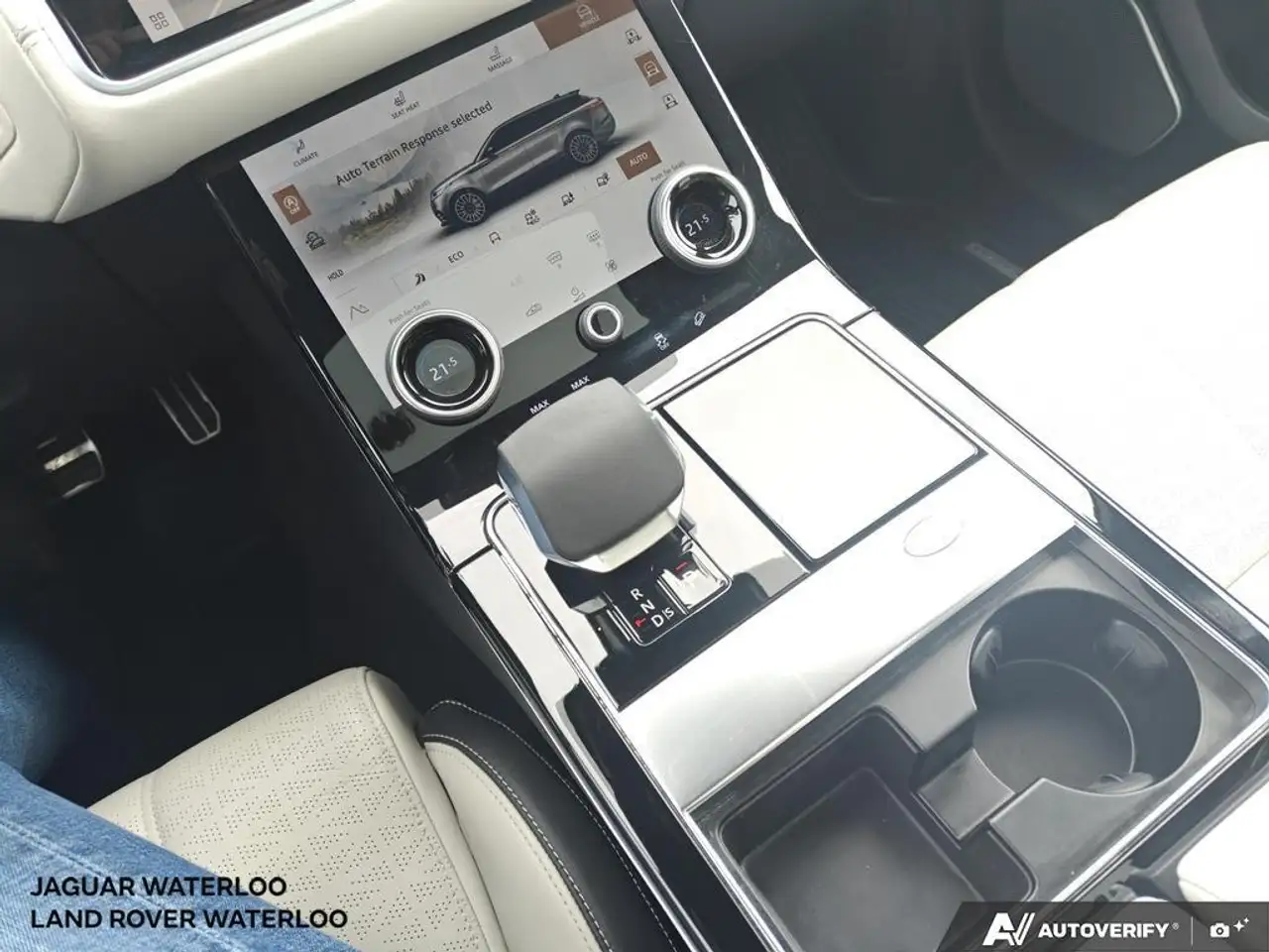 Land Rover Range Rover Velar photo Land Rover Range Rover Velar