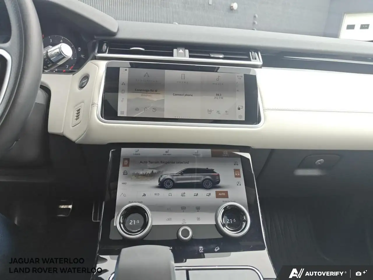 Land Rover Range Rover Velar photo Land Rover Range Rover Velar