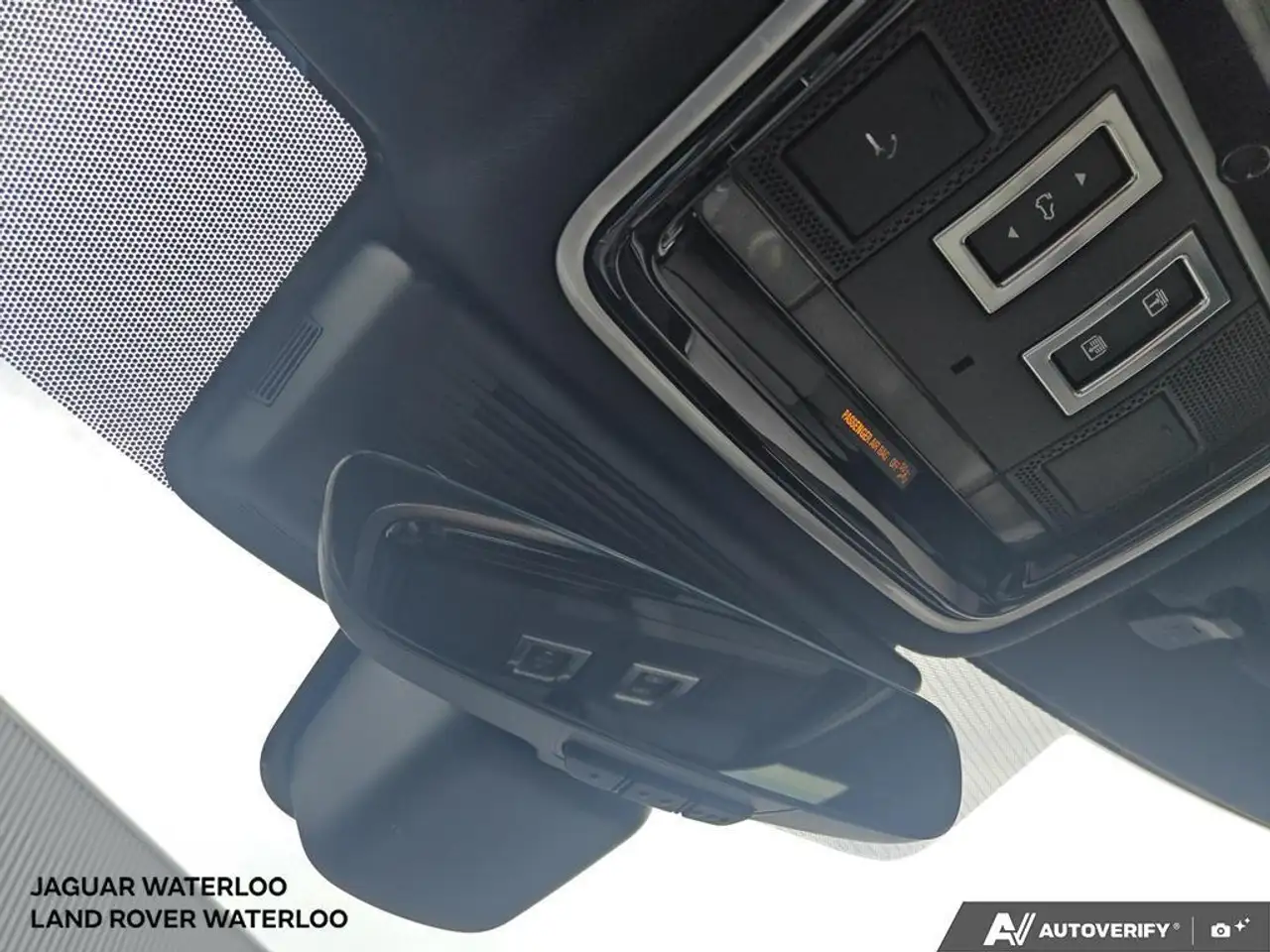 Land Rover Range Rover Velar photo Land Rover Range Rover Velar