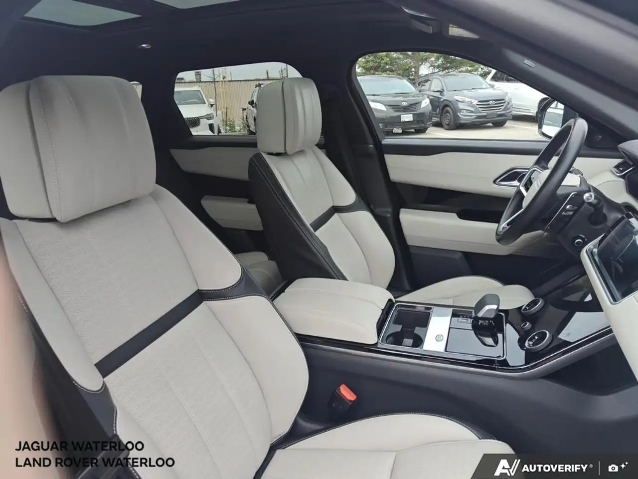 Land Rover Range Rover Velar photo Land Rover Range Rover Velar