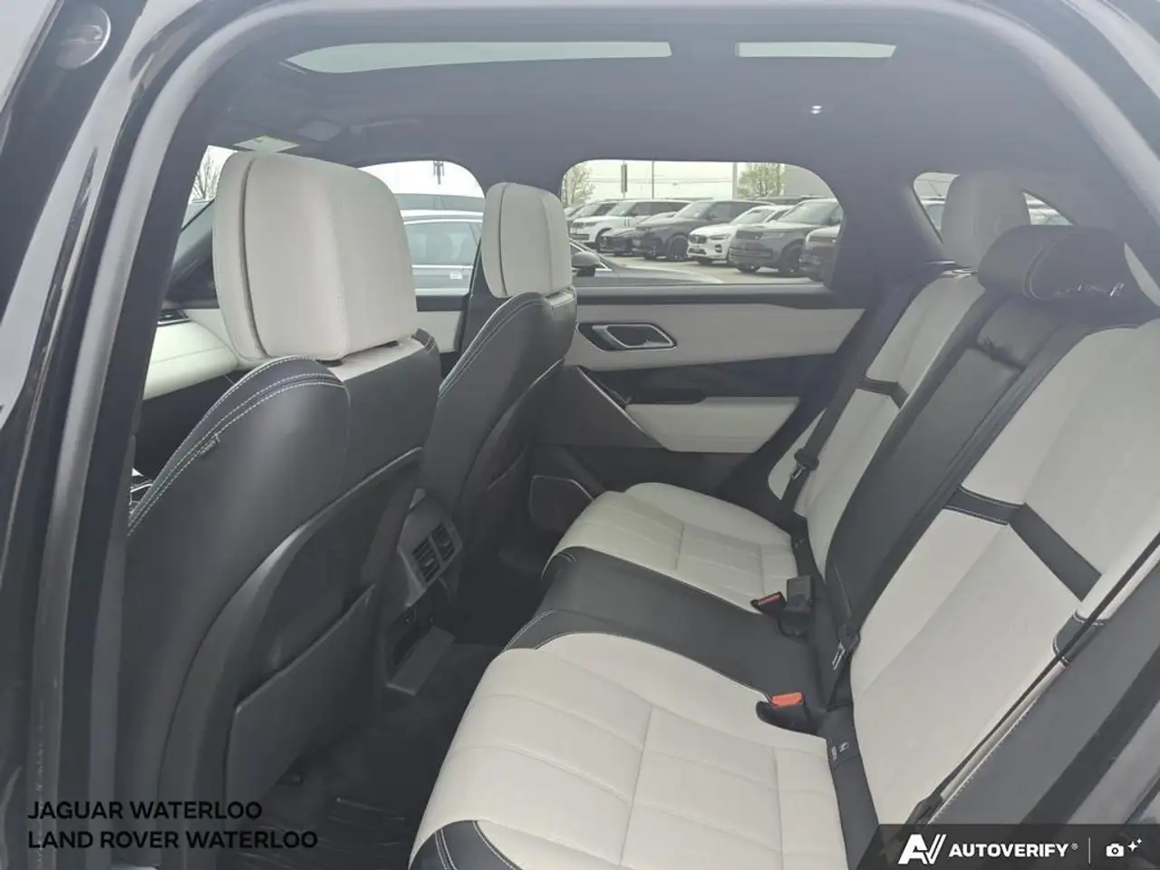 Land Rover Range Rover Velar photo Land Rover Range Rover Velar