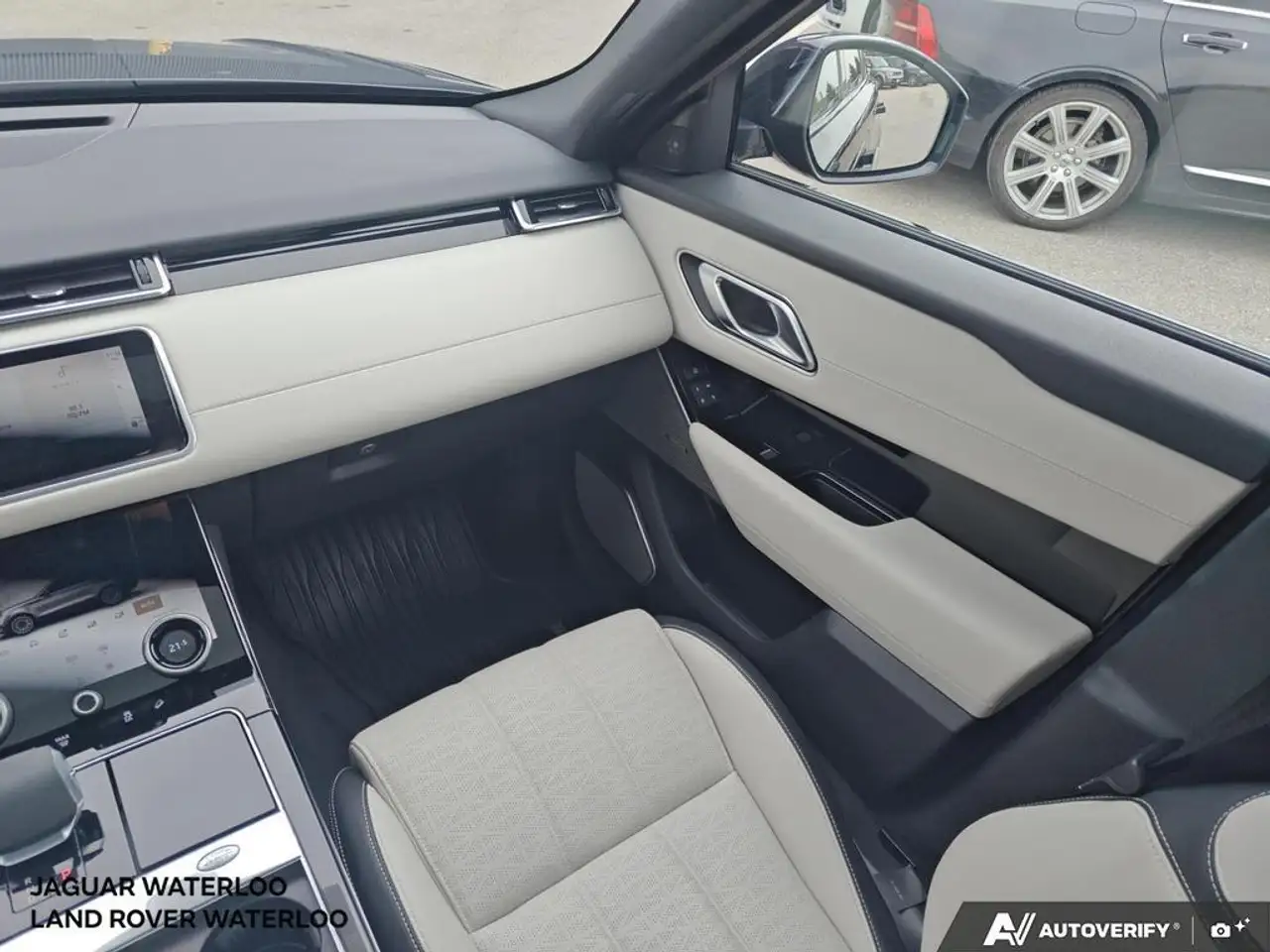 Land Rover Range Rover Velar photo Land Rover Range Rover Velar