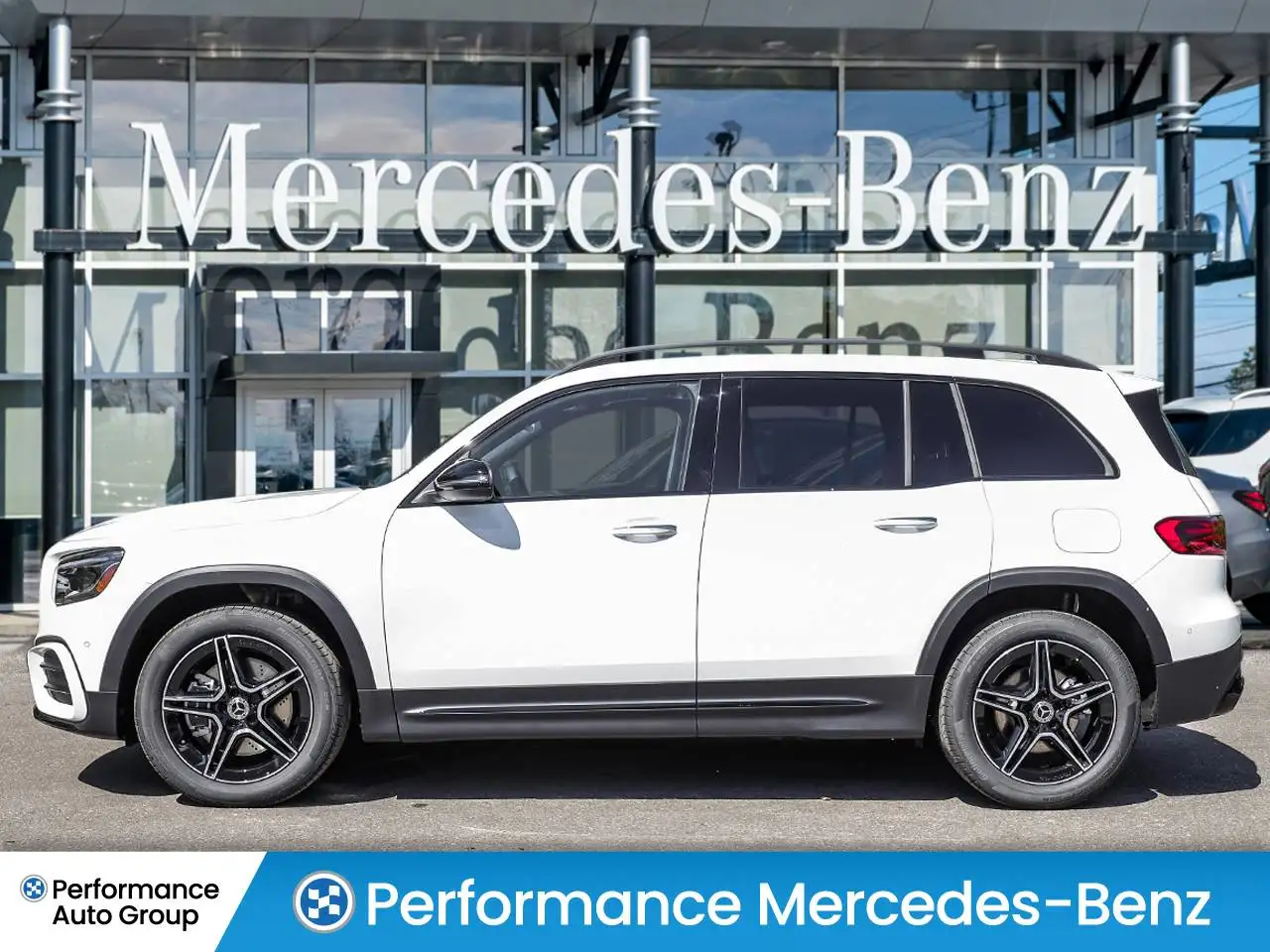 Mercedes-Benz GLB photo Mercedes-Benz GLB