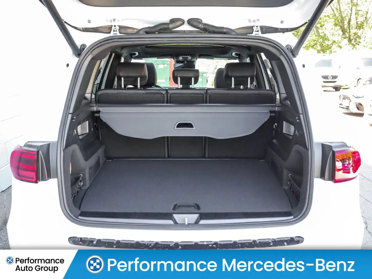 Mercedes-Benz GLB photo Mercedes-Benz GLB