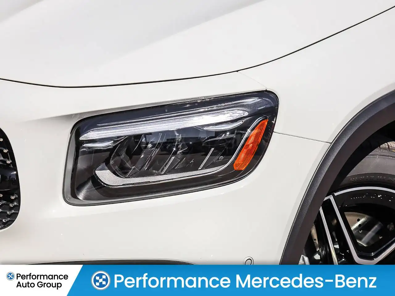 Mercedes-Benz GLB photo Mercedes-Benz GLB