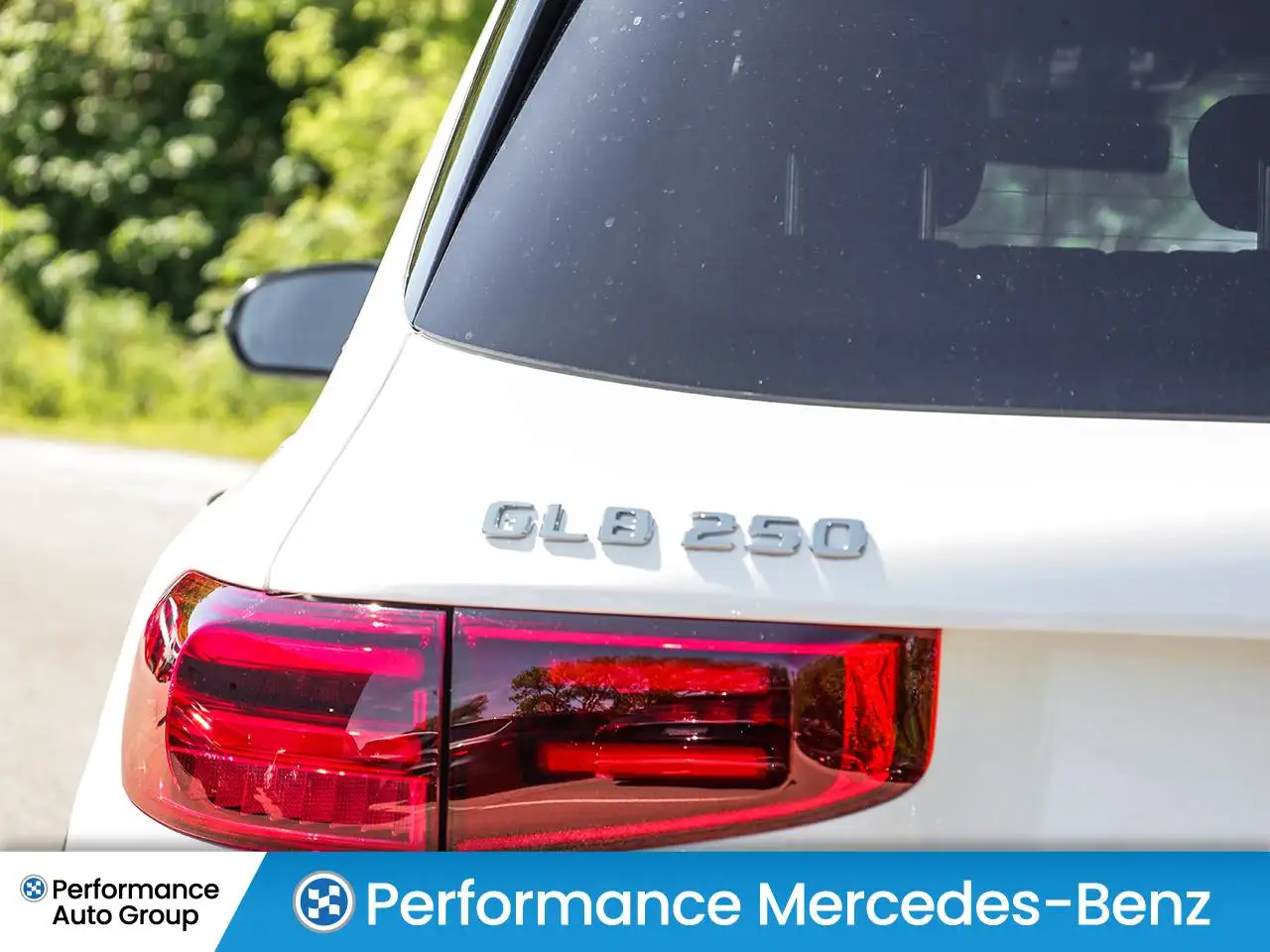 Mercedes-Benz GLB photo Mercedes-Benz GLB