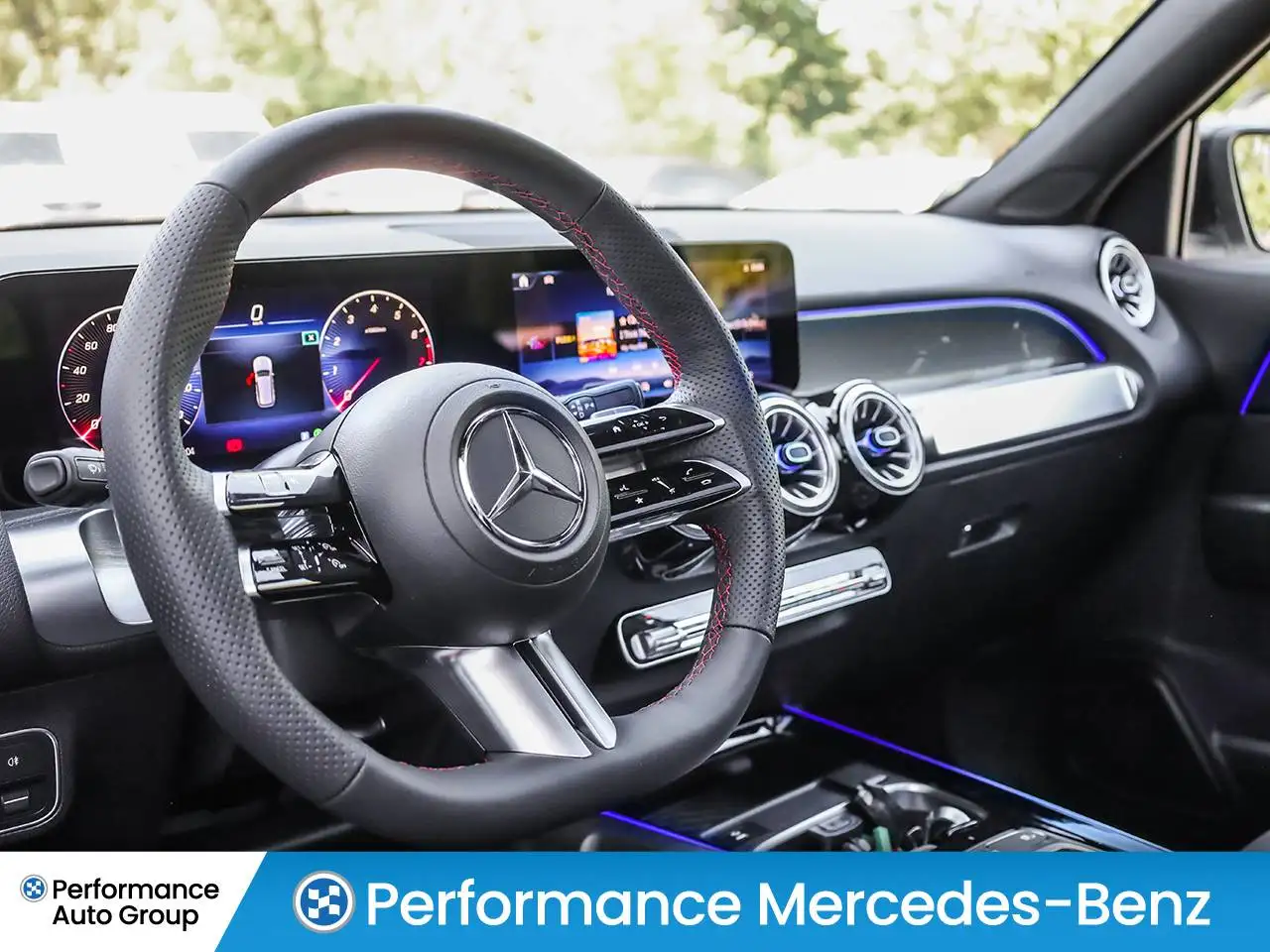 Mercedes-Benz GLB photo Mercedes-Benz GLB