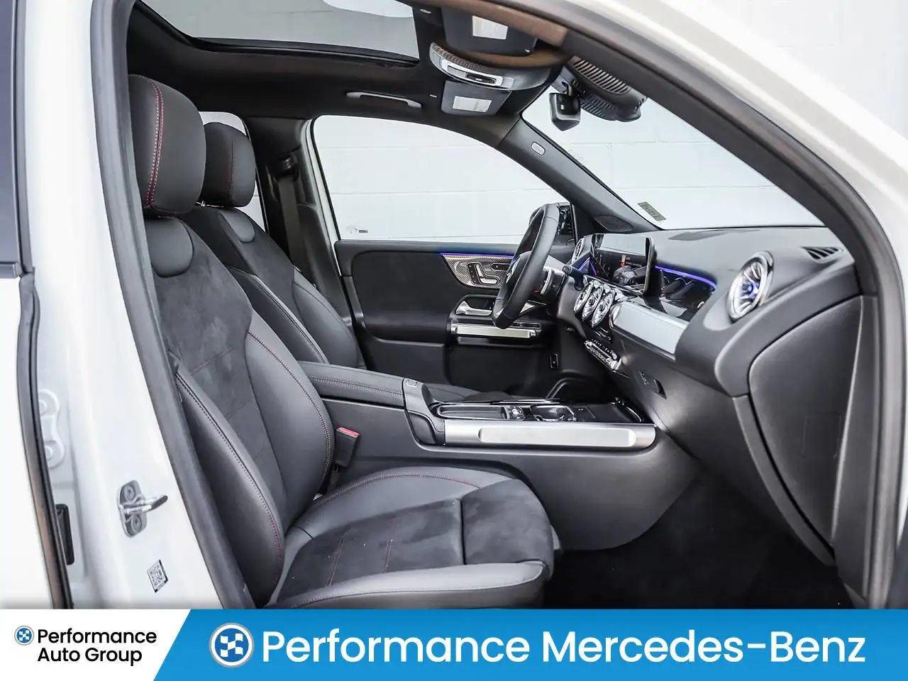 Mercedes-Benz GLB photo Mercedes-Benz GLB