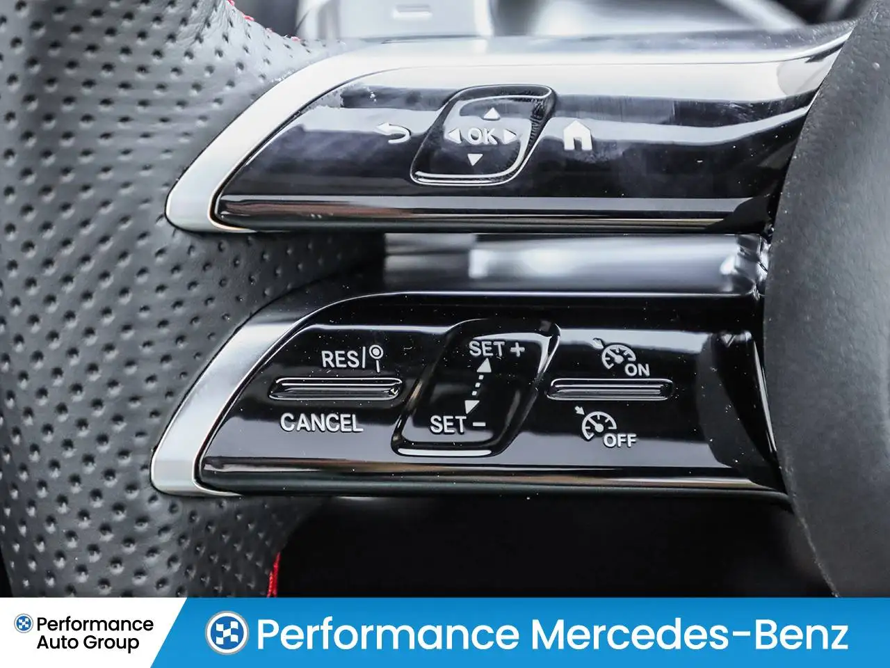 Mercedes-Benz GLB photo Mercedes-Benz GLB