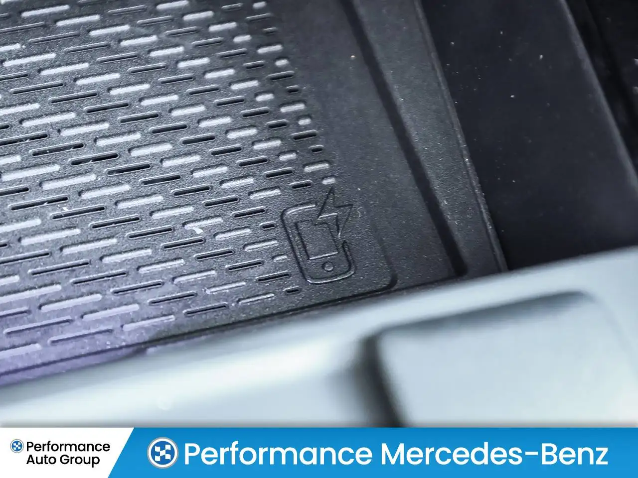 Mercedes-Benz GLB photo Mercedes-Benz GLB