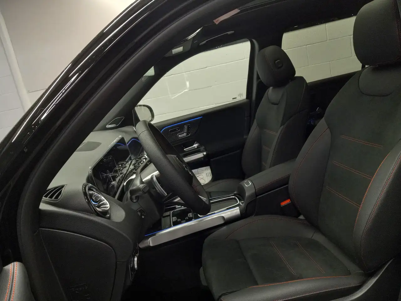 Mercedes-Benz GLB photo Mercedes-Benz GLB
