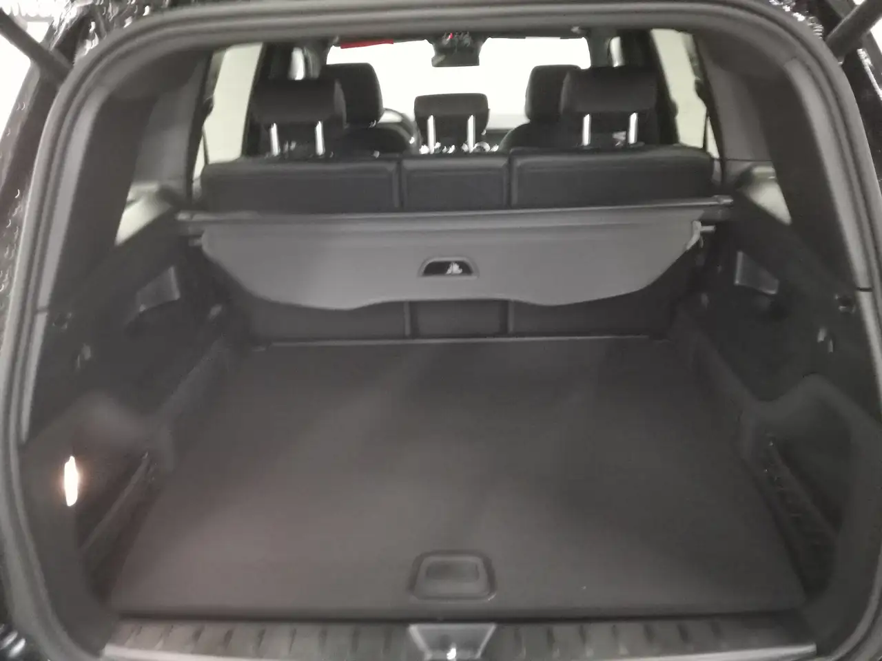 Mercedes-Benz GLB photo Mercedes-Benz GLB
