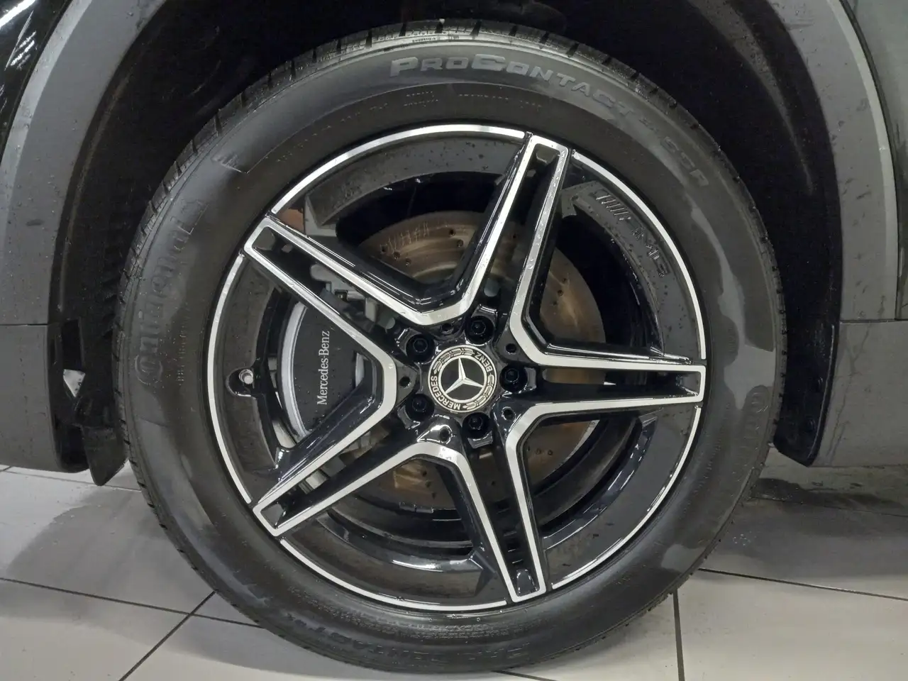 Mercedes-Benz GLB photo Mercedes-Benz GLB