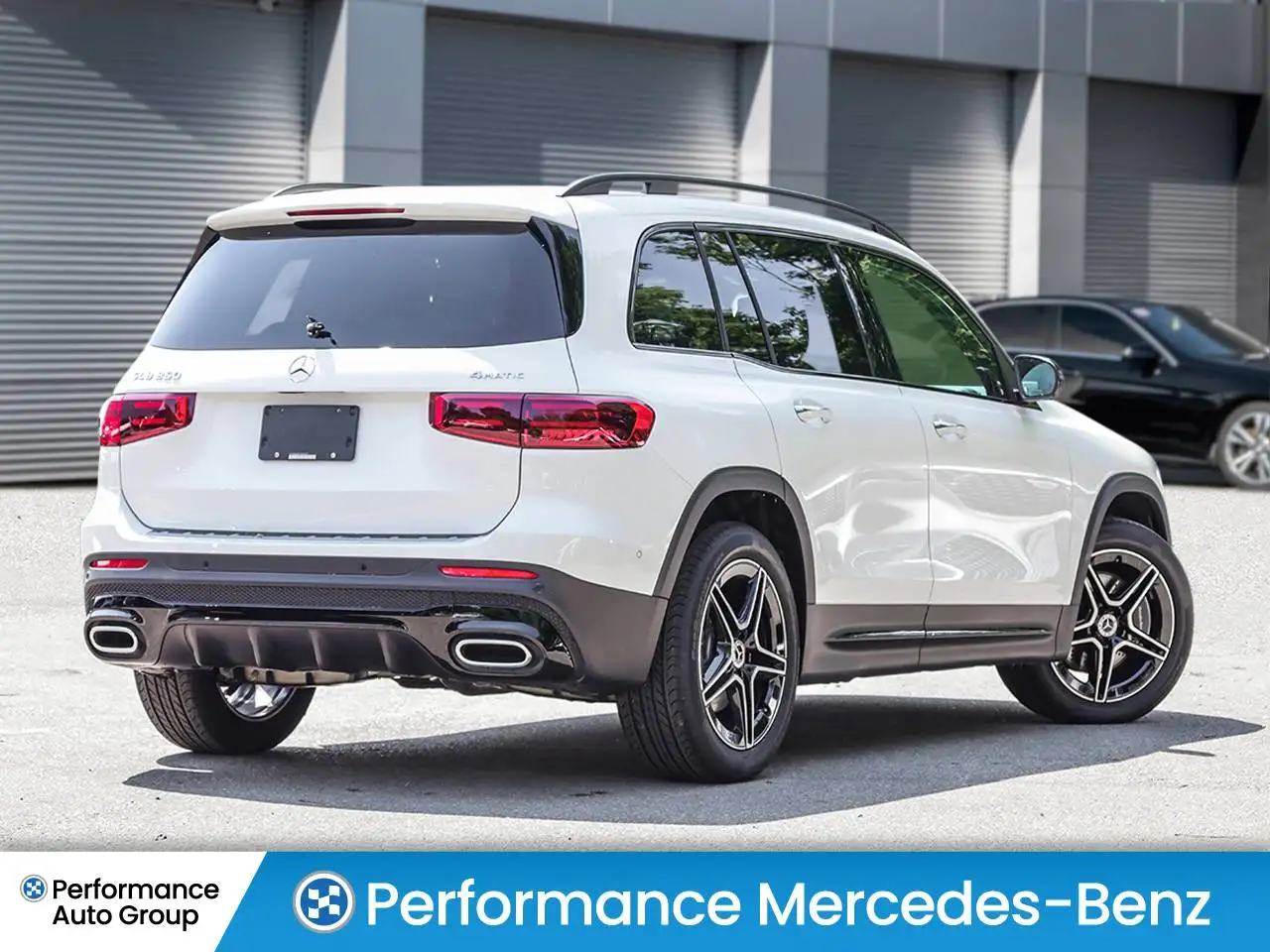 Mercedes-Benz GLB снимка Mercedes-Benz GLB