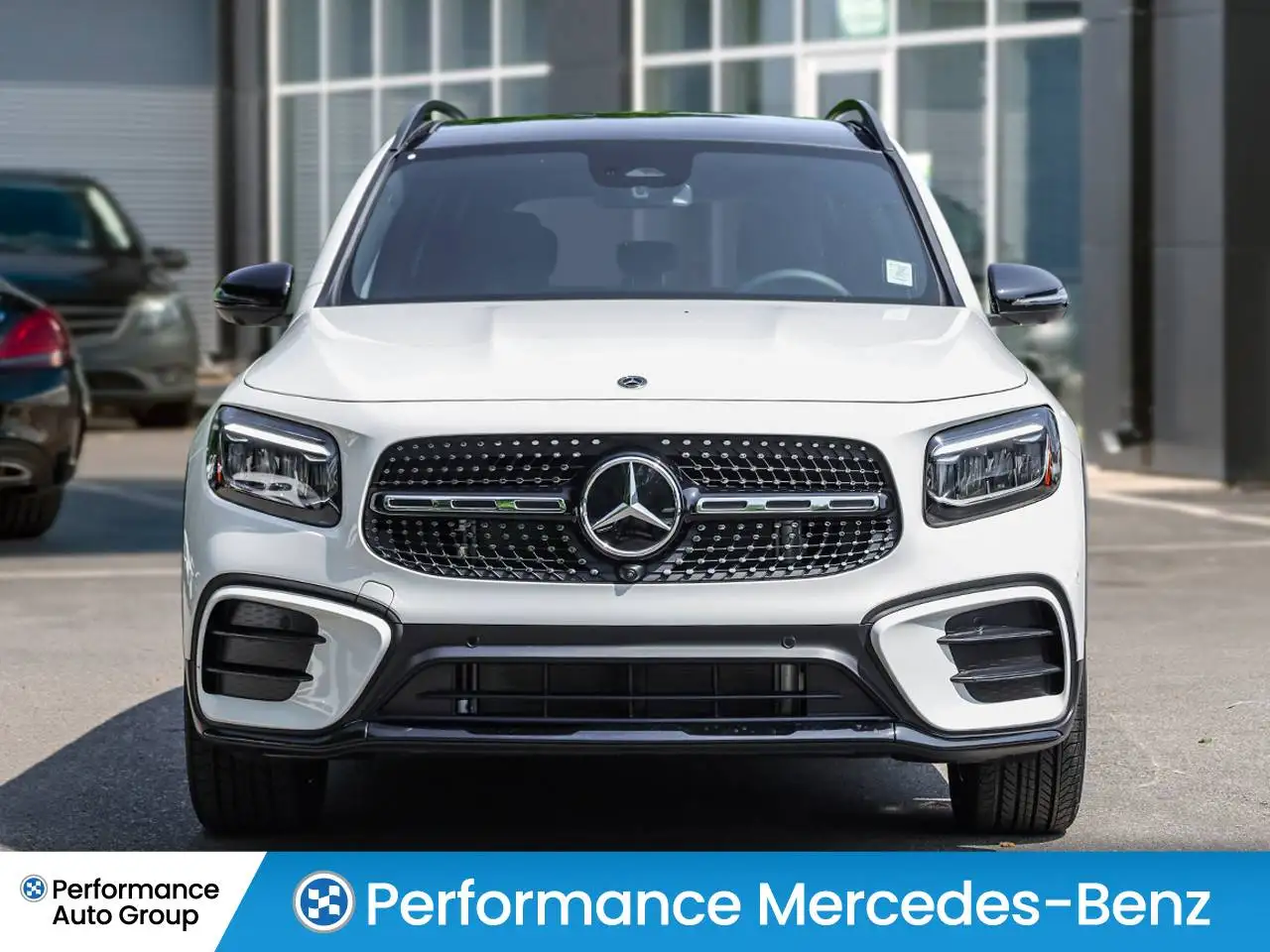 Mercedes-Benz GLB снимка Mercedes-Benz GLB