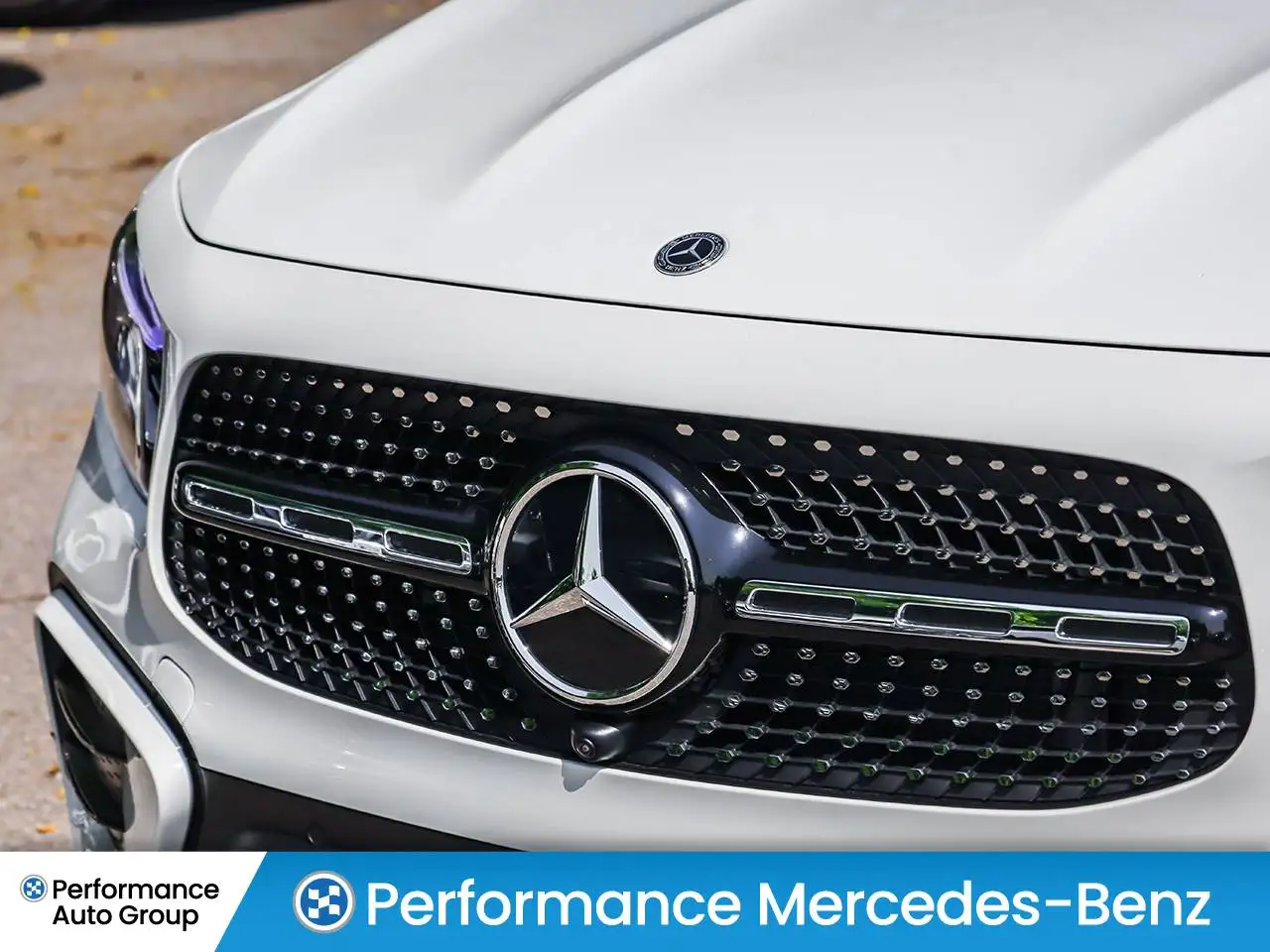 Mercedes-Benz GLB снимка Mercedes-Benz GLB