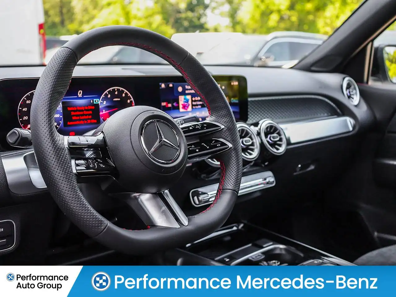 Mercedes-Benz GLB снимка Mercedes-Benz GLB