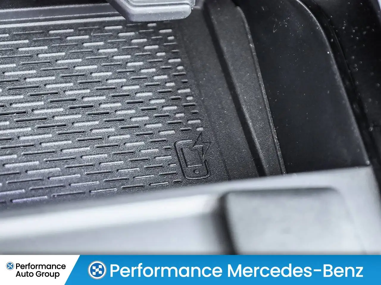 Mercedes-Benz GLB снимка Mercedes-Benz GLB