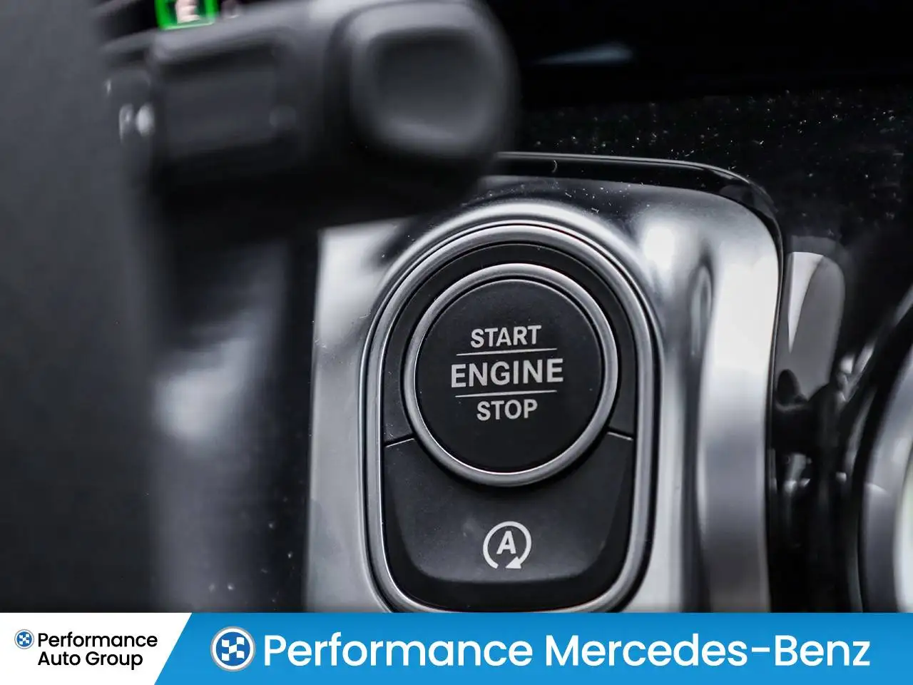 Mercedes-Benz GLB снимка Mercedes-Benz GLB