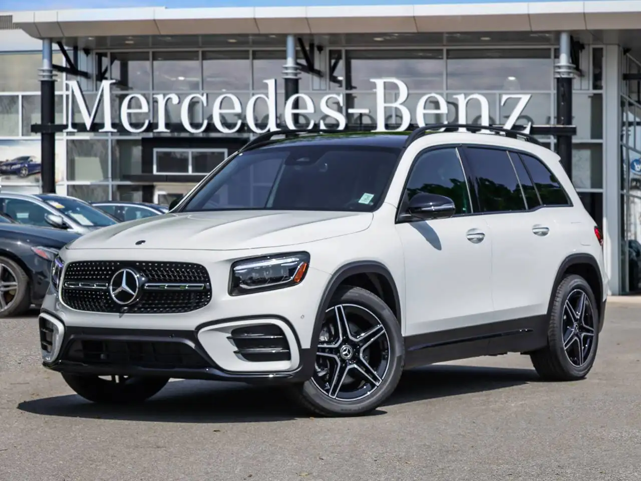 Mercedes-Benz GLB снимка Mercedes-Benz GLB