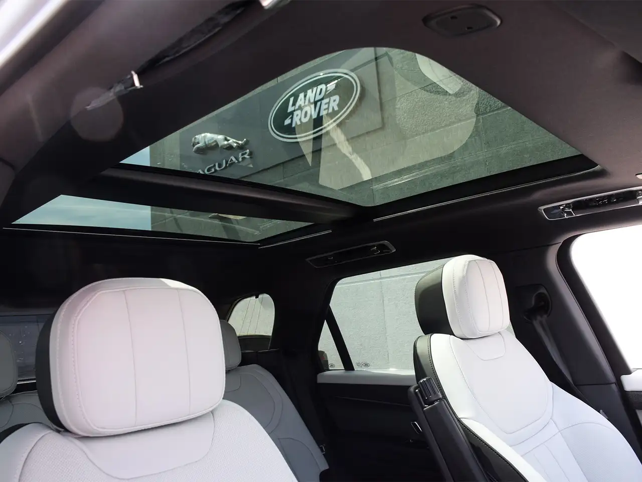Land Rover Range Rover Sport photo Land Rover Range Rover Sport