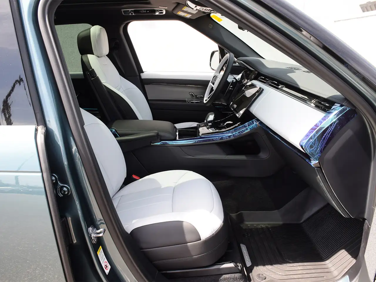 Land Rover Range Rover Sport photo Land Rover Range Rover Sport