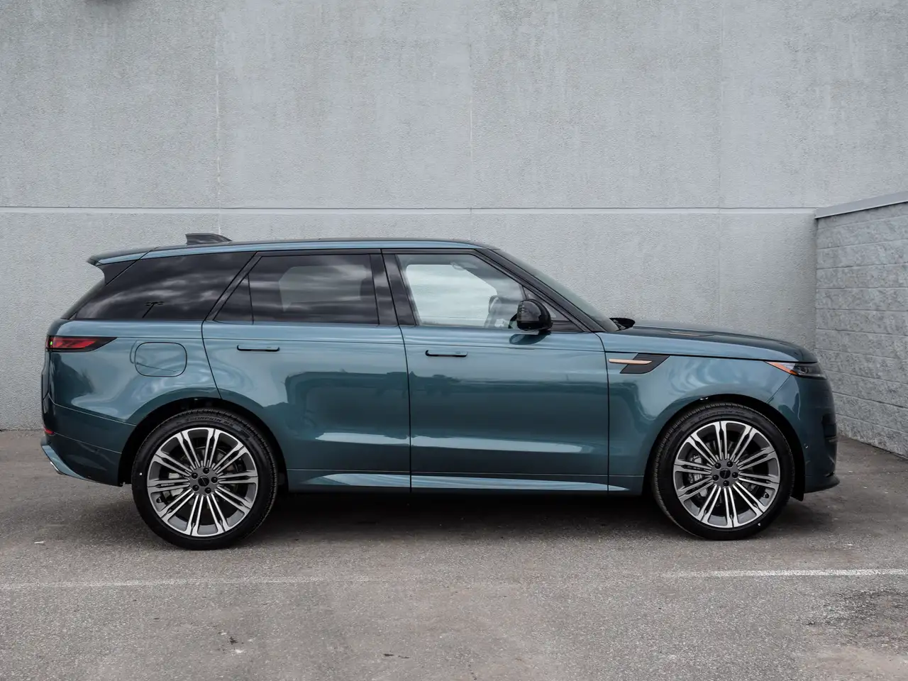 Land Rover Range Rover Sport снимка Land Rover Range Rover Sport